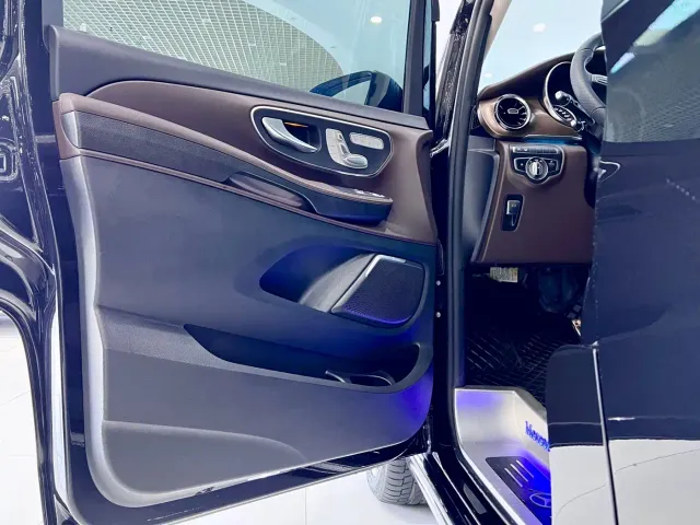 Mercedes-Benz V-Class — Фото автомобиля 23