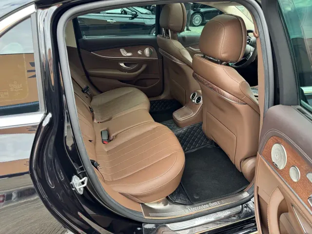 Mercedes-Benz E-Class — Фото автомобиля 13