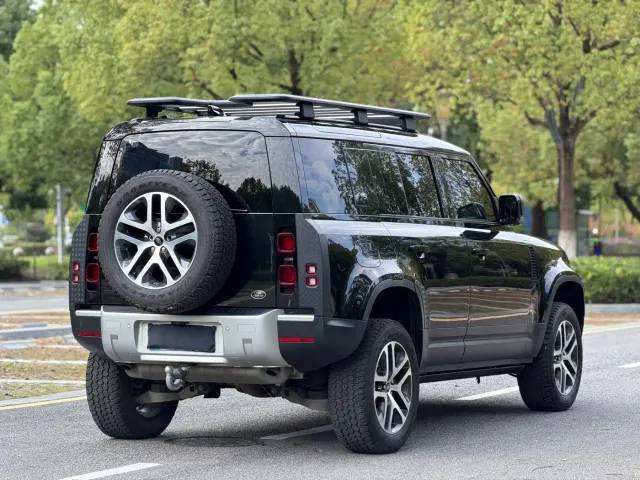 Land Rover Defender — Фото автомобиля 6