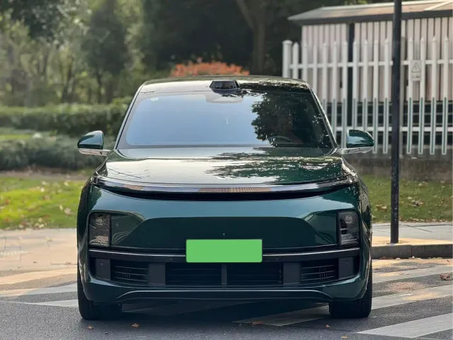 Li Auto L9 — Фото автомобиля 2