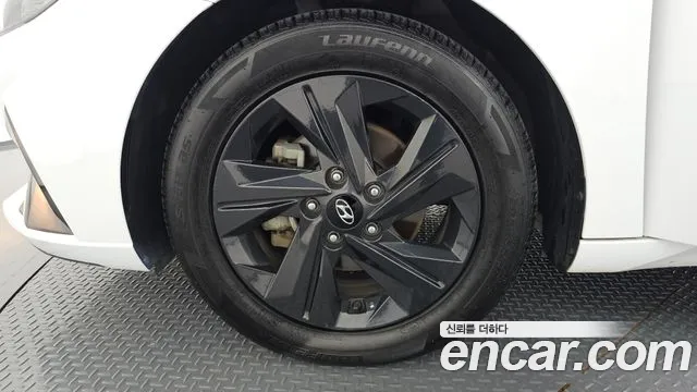 Hyundai AVANTE Avante (CN7) — Фото автомобиля 5