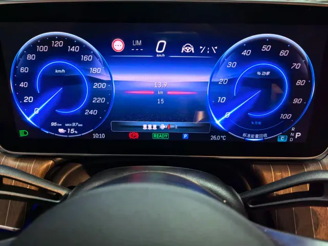 Mercedes-Benz EQE SUV — Фото автомобиля 16