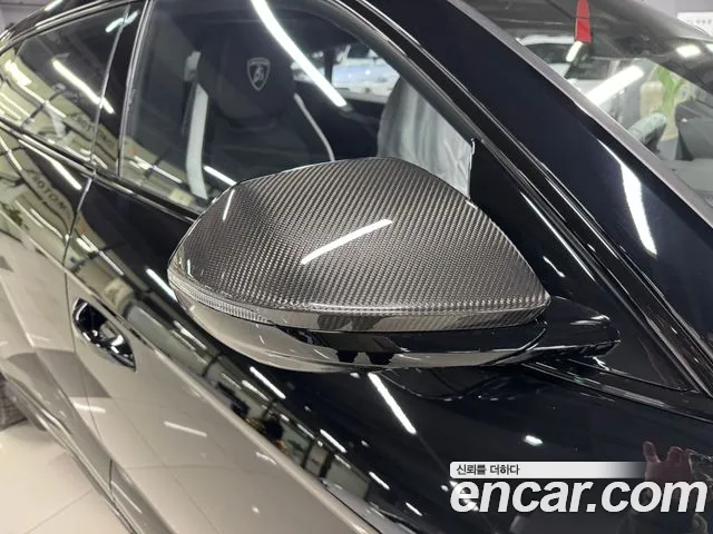 Lamborghini Urus — Фото автомобиля 17