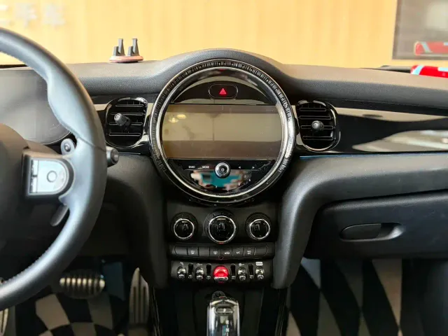 MINI Hatch — Фото автомобиля 15