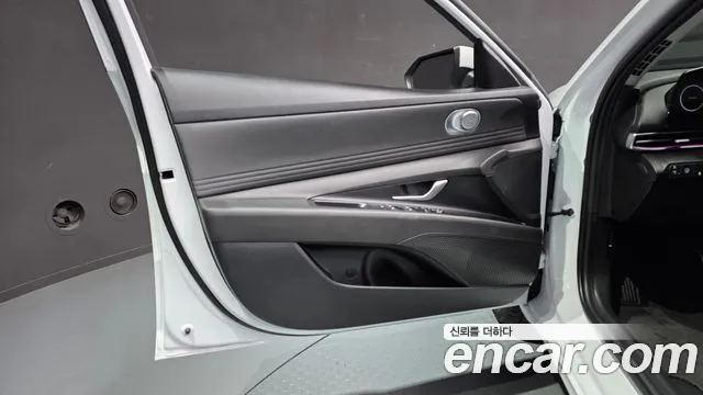 Hyundai AVANTE Modern — Фото автомобиля 23