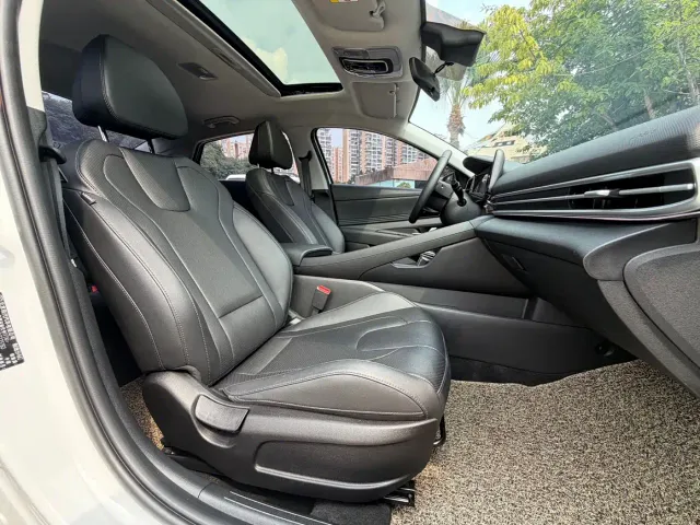 Hyundai Elantra — Фото автомобиля 18
