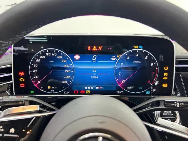 Mercedes-Benz E-Class — Фото автомобиля 18