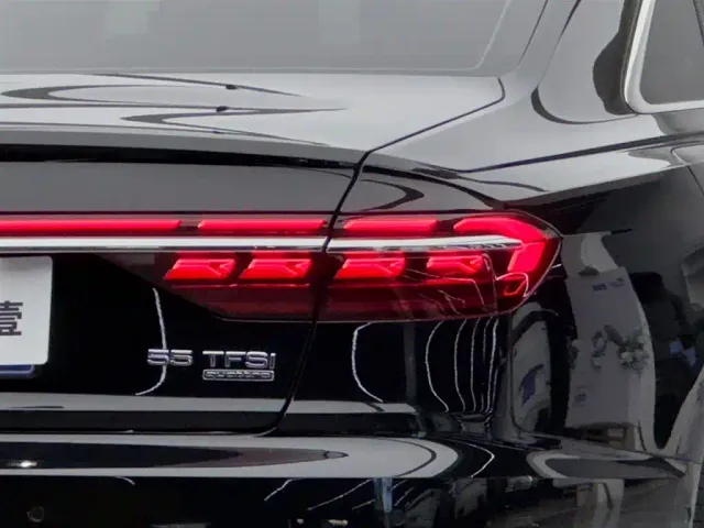 Audi A8 — Фото автомобиля 22