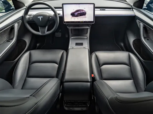 Tesla Model Y — Фото автомобиля 8