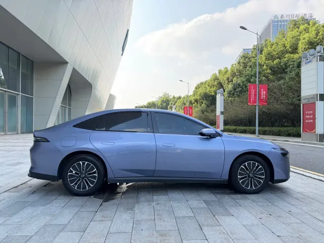 Nissan N6 — Фото автомобиля 4