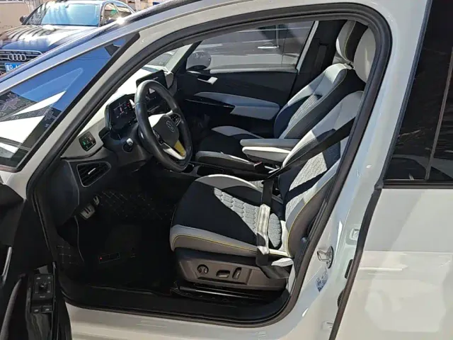 Volkswagen ID.3 — Фото автомобиля 15