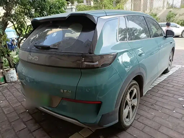 BYD Sealion 05 EV — Фото автомобиля 6