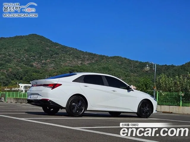 Hyundai Avante CN7 — Фото автомобиля 2