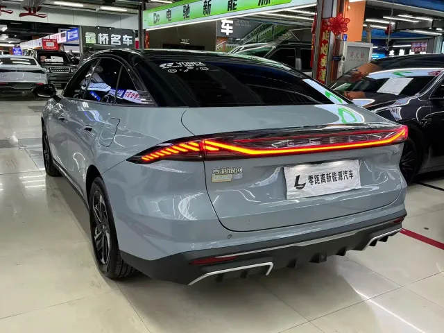 Geely Galaxy L6 — Фото автомобиля 4