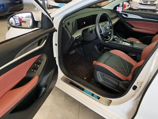 Changan Eado — Фото автомобиля 15