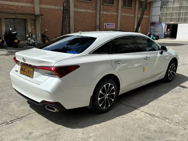 Toyota Avalon — Фото автомобиля 6