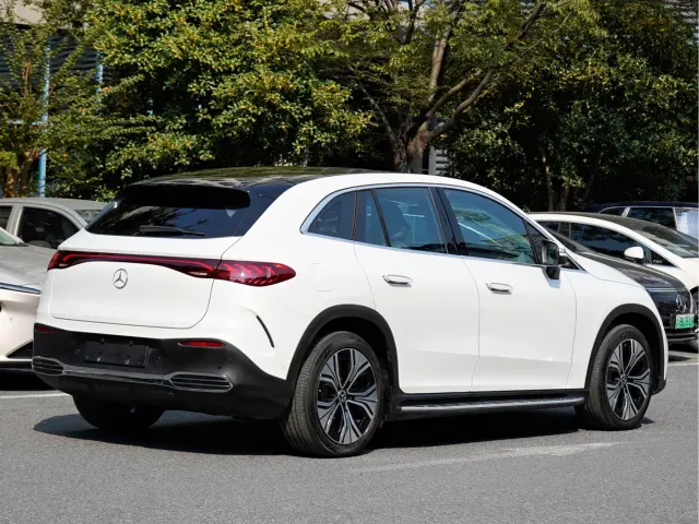 Mercedes-Benz EQE SUV — Фото автомобиля 4