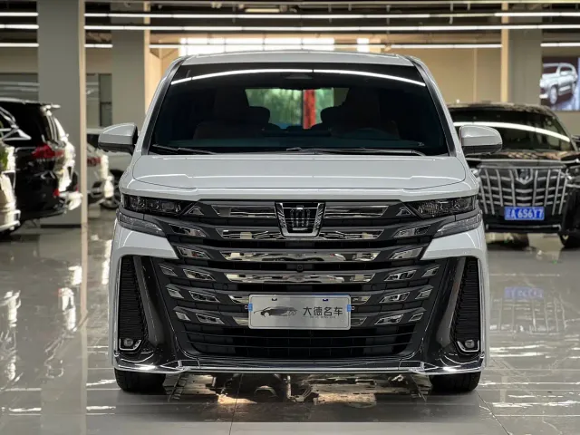 Toyota Vellfire — Фото автомобиля 2