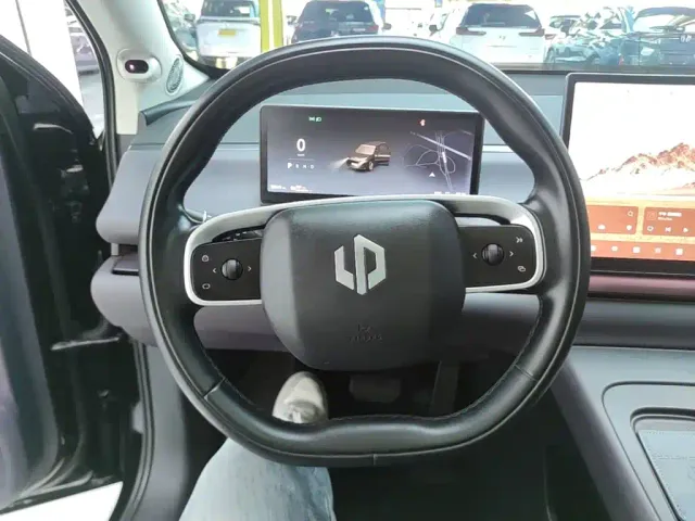 Leapmotor C10 — Фото автомобиля 10