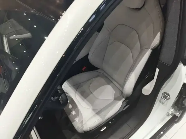 Xiaomi SU7 — Фото автомобиля 14