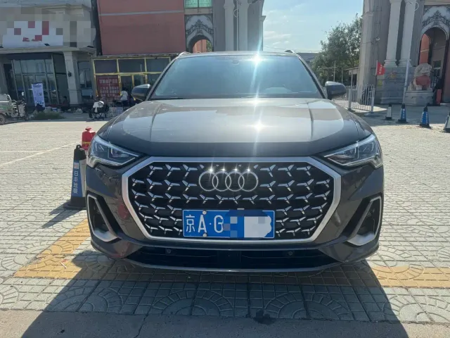 Audi Q3 — Фото автомобиля 2