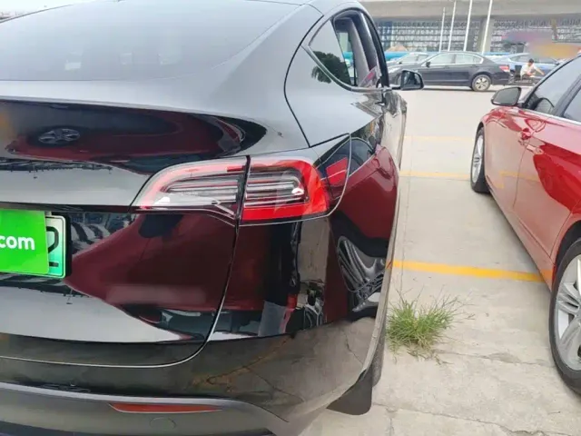 Tesla Model Y — Фото автомобиля 7
