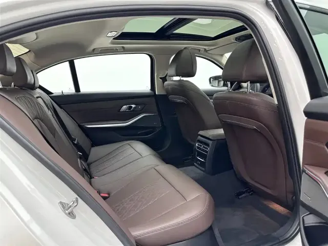 BMW 3 Series — Фото автомобиля 22