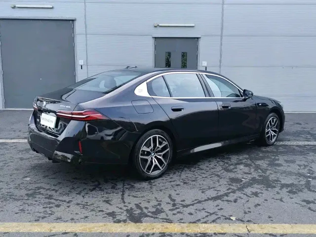 BMW i5 — Фото автомобиля 5