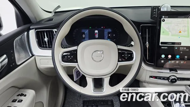 Вольво XC60 — Фото автомобиля 13