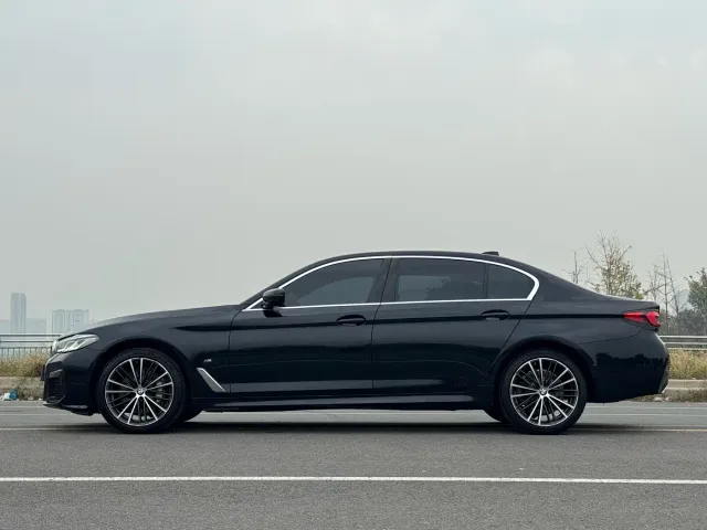 BMW 5 Series — Фото автомобиля 7