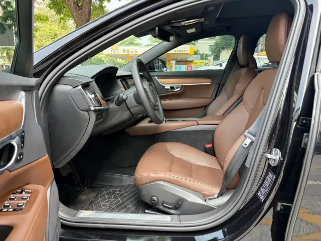 Volvo S90 — Фото автомобиля 4