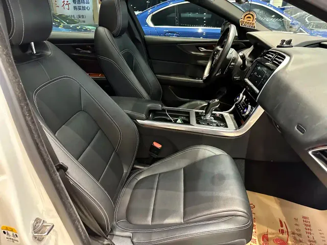 Jaguar XEL — Фото автомобиля 7