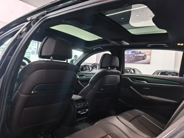 BMW 5 Series — Фото автомобиля 13