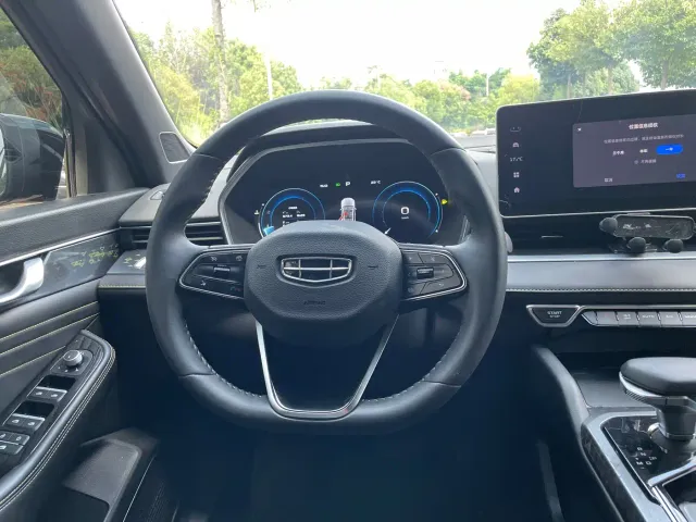 Geely Xingrui — Фото автомобиля 4