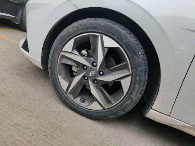 Hyundai Elantra — Фото автомобиля 22