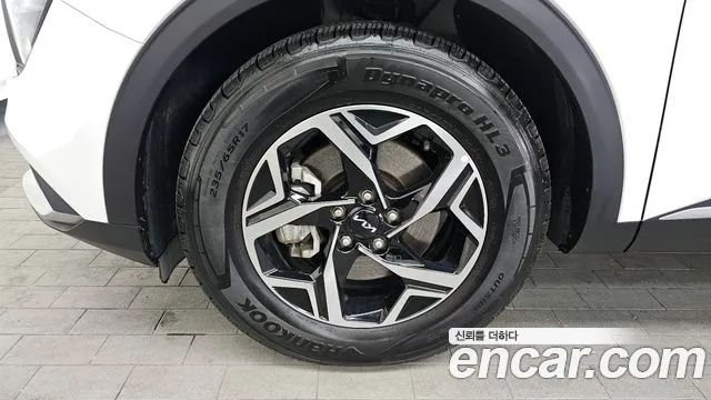 Kia Sportage Sportage 5-е поколение Бензин 1.6 турбо 2WD — Фото автомобиля 5