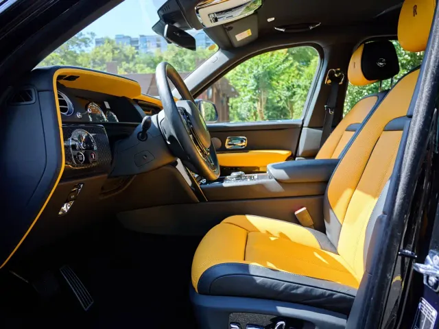 Rolls-Royce Cullinan — Фото автомобиля 11