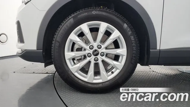 Audi Q3 40 TFSI quattro — Фото автомобиля 5