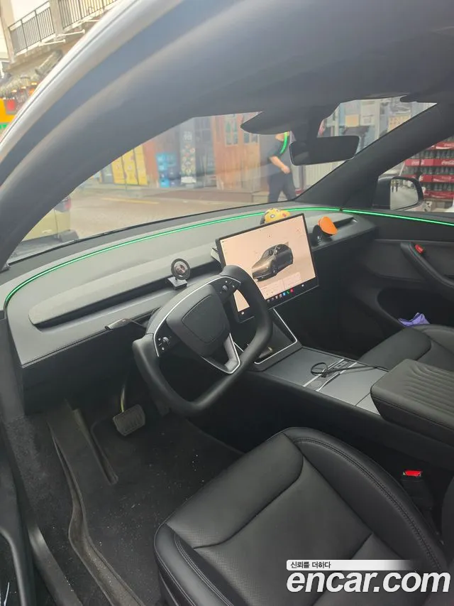 Tesla Model Y — Фото автомобиля 8