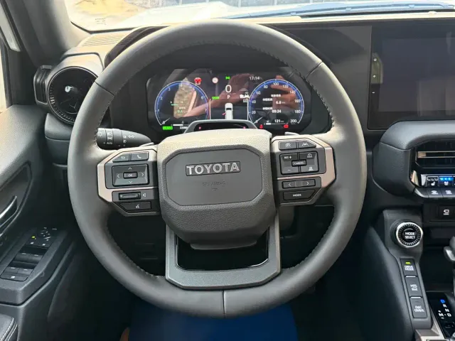 Toyota Prado — Фото автомобиля 14