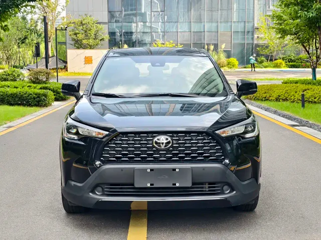 Toyota Corolla Cross — Фото автомобиля 4