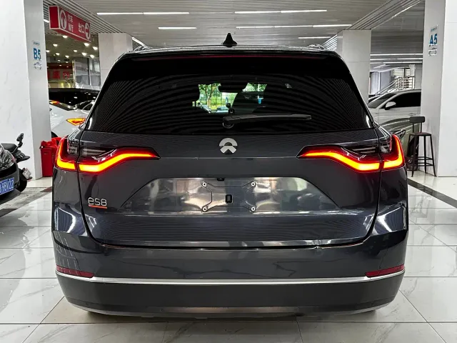 Nio ES8 — Фото автомобиля 14