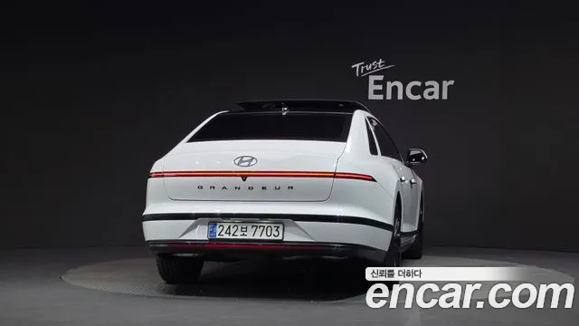 Hyundai Grandeur GN7 — Фото автомобиля 4