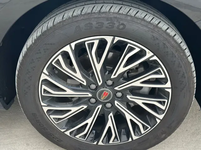 Hongqi H5 — Фото автомобиля 21