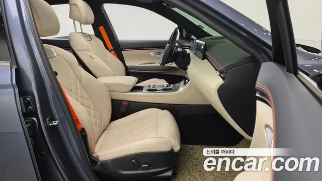 Genesis GV70 2.5T Бензин AWD — Фото автомобиля 4