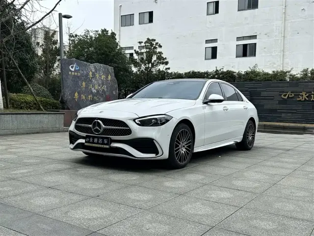 Фотография автомобиля — Mercedes-Benz C-Class