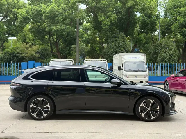 Nio ET5 Touring — Фото автомобиля 4