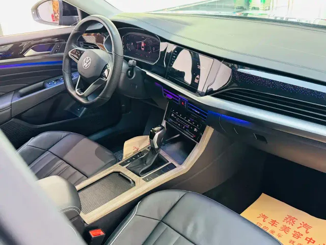 Volkswagen Passat — Фото автомобиля 12