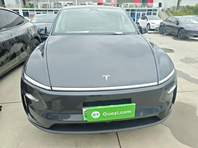 Tesla Model Y — Фото автомобиля 2