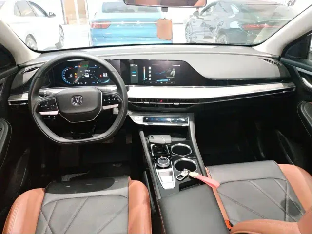 Changan Eado — Фото автомобиля 9